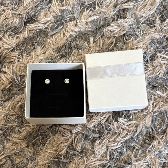 no brand Jewelry - Classic large Crystal Stud Earrings